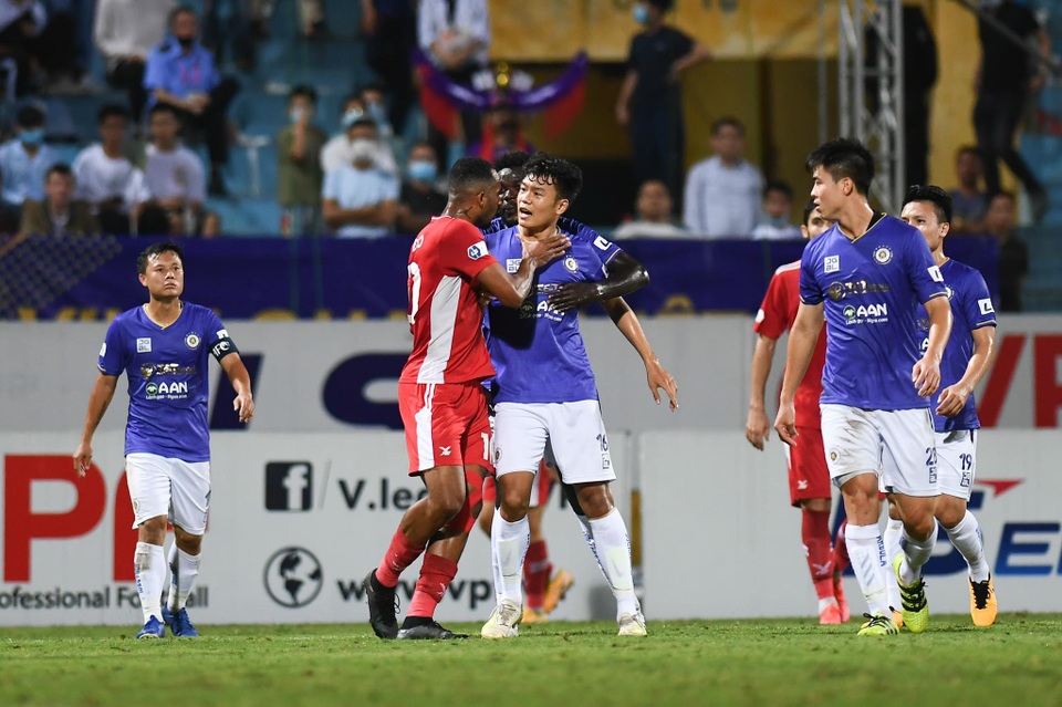 CLB Hà Nội 0-1 CLB Viettel: Trọng Hoàng ghi bàn, Quang Hải kém duyên - 18 CLB Hà Nội 0-1 CLB Viettel: Trọng Hoàng ghi bàn, Quang Hải kém duyên - 18