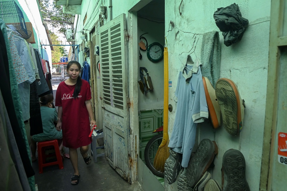 Công nhân vui Tết ở nhà trọ, nghẹn ngào mong ước trong năm mới - 6 Công nhân vui Tết ở nhà trọ, nghẹn ngào mong ước trong năm mới - 6