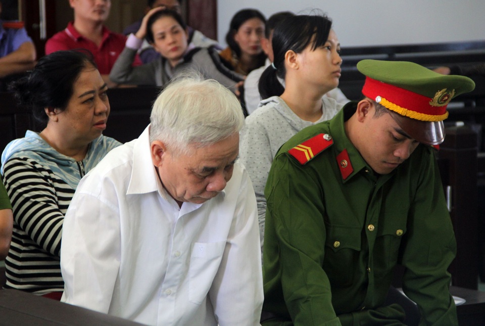 Tham ô tài sản, Cựu Chánh án TAND tỉnh Phú Yên bị đề nghị mức án 16 năm tù - 5 Tham ô tài sản, Cựu Chánh án TAND tỉnh Phú Yên bị đề nghị mức án 16 năm tù - 5