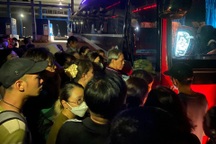 Tàu cao tốc TPHCM - Côn Đảo "vỡ trận" ngay chuyến đầu tiên