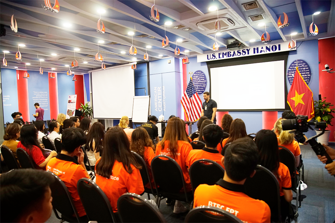 Cách học từ trải nghiệm của sinh viên Cao Đẳng Anh Quốc BTEC FPT - 2 Cách học từ trải nghiệm của sinh viên Cao Đẳng Anh Quốc BTEC FPT - 2