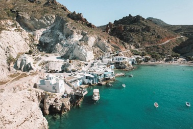 Vụ 2 khách Việt tử vong ở Hy Lạp: Khách cần lưu ý gì khi đến đảo Milos?