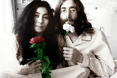 Khoảnh khắc hạnh phúc cuối cùng của John Lennon
