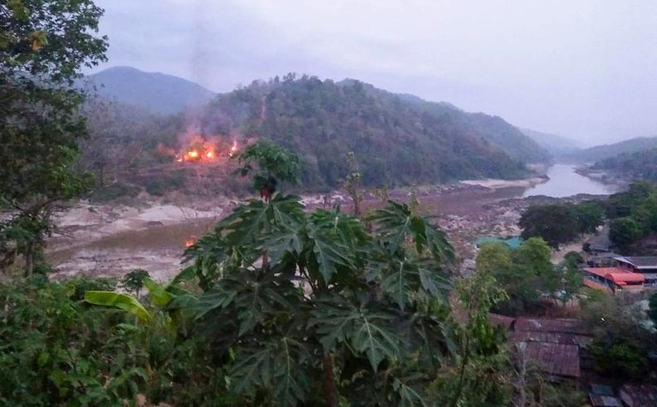 Giao tranh dữ dội gần biên giới Myanmar - Thái Lan - 1 Giao tranh dữ dội gần biên giới Myanmar - Thái Lan - 1
