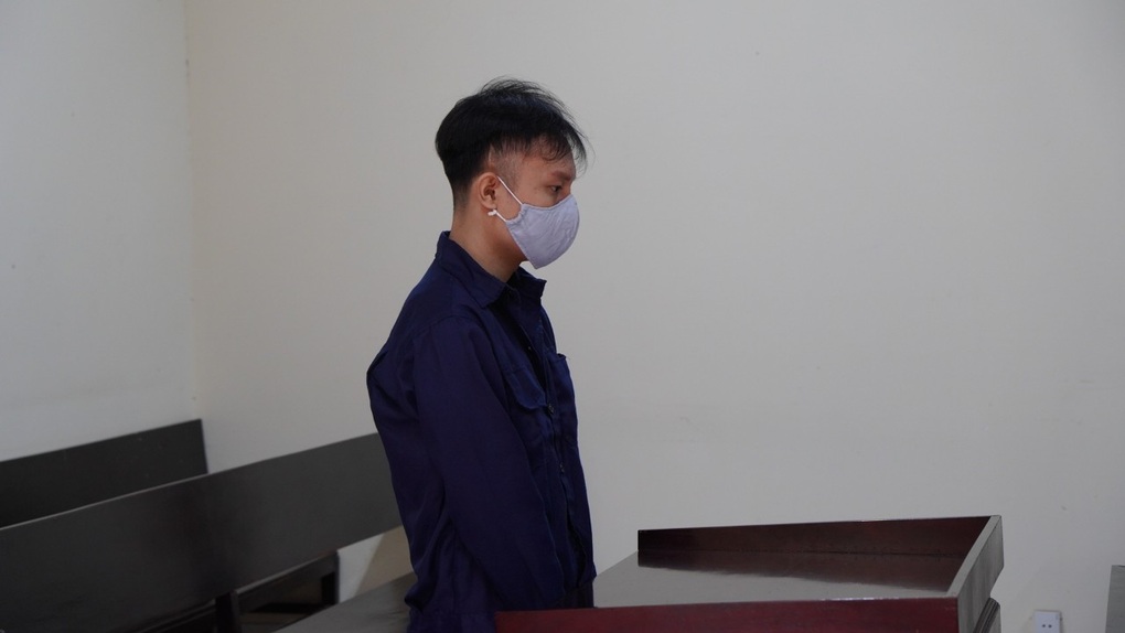Tú ông Lê Hoàng Long môi giới 2 chân dài bán dâm giá 15.000 USD - 1 Tú ông Lê Hoàng Long môi giới 2 chân dài bán dâm giá 15.000 USD - 1