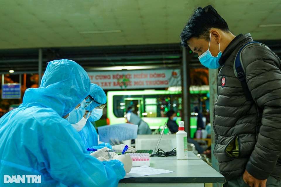 TPHCM: Xét nghiệm Covid-19 với chuyên gia Nhật, siết việc tầm soát dịch - 2 TPHCM: Xét nghiệm Covid-19 với chuyên gia Nhật, siết việc tầm soát dịch - 2