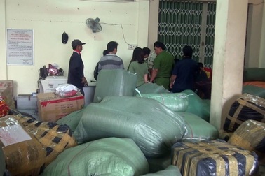 Bắt giữ lô hàng mỹ phẩm không rõ nguồn gốc trị giá hơn 300 triệu đồng