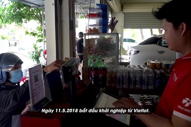Chàng trai liệt nửa người có thu nhập ổn định nhờ bán vé số Vietlott