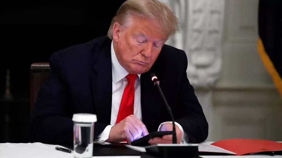 Choáng với những con số thống kê về mức độ nghiện Twitter của ông Trump - 2 Choáng với những con số thống kê về mức độ nghiện Twitter của ông Trump - 2