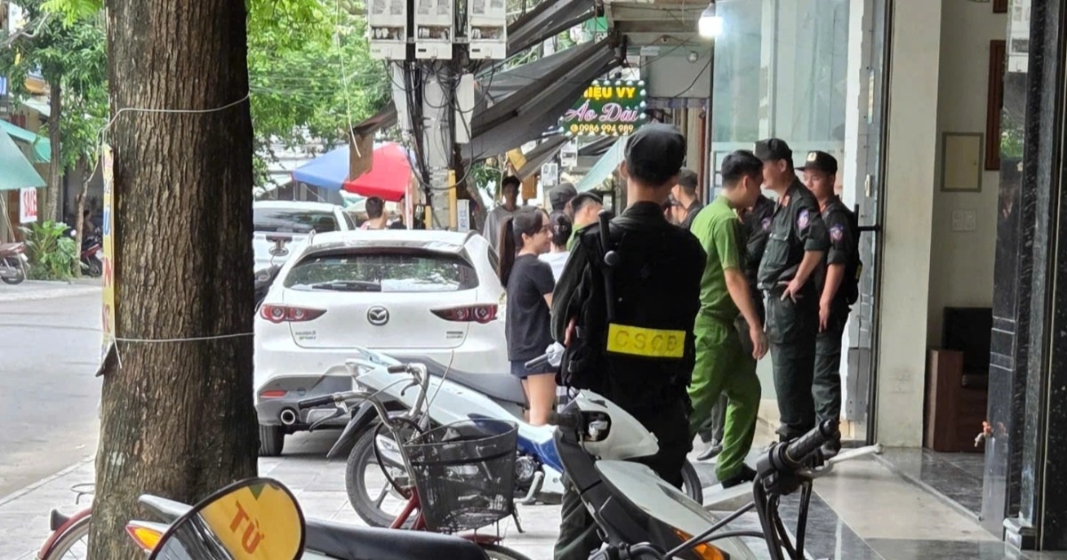 Hàng trăm cảnh sát phong tỏa đường, khám nhà "đại ca giang hồ" ở Thanh Hóa