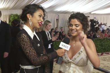 Selena Gomez tại sự kiện thời trang Met Gala 2018
