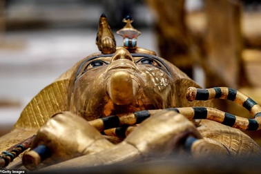 Chiêm ngưỡng quách nạm vàng của Pharaoh Ai Cập Tutankhamun