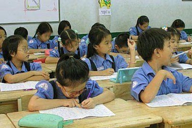 Khám mắt qua loa, học sinh đeo kính cận oan