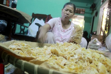Thăm làng mứt gừng truyền thống Huế ngày cuối năm