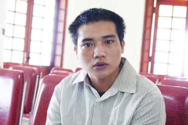 Mời bố chồng cũ đến cúng ma, bị chồng mới vung dao truy sát