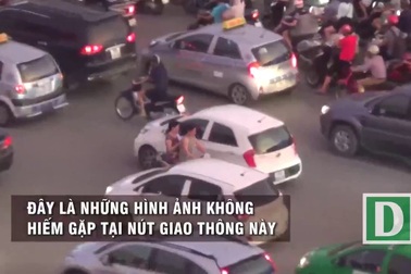 Kiểu sang đường " tự đâm đầu vào rắc rối" ở Hà Nội