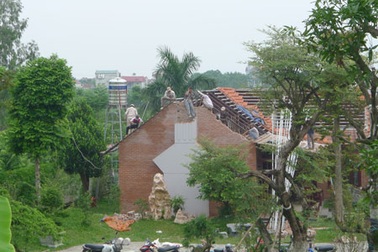 Cưỡng chế hàng loạt biệt thự mọc trên đất nông nghiệp ở Đan Phượng