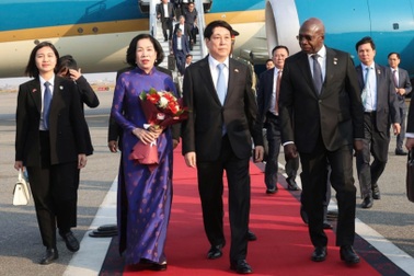 Chủ tịch nước Lương Cường bắt đầu chuyến thăm cấp Nhà nước Cộng hòa Angola