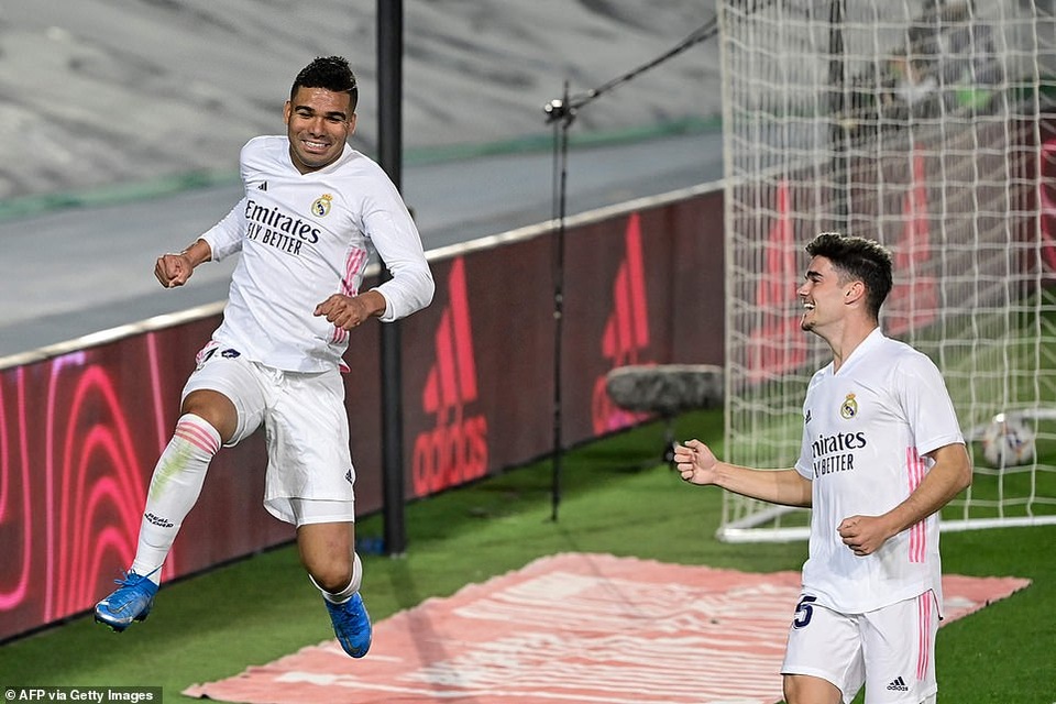 Đánh bại Osasuna, Real Madrid bám đuổi quyết liệt Atletico - 7