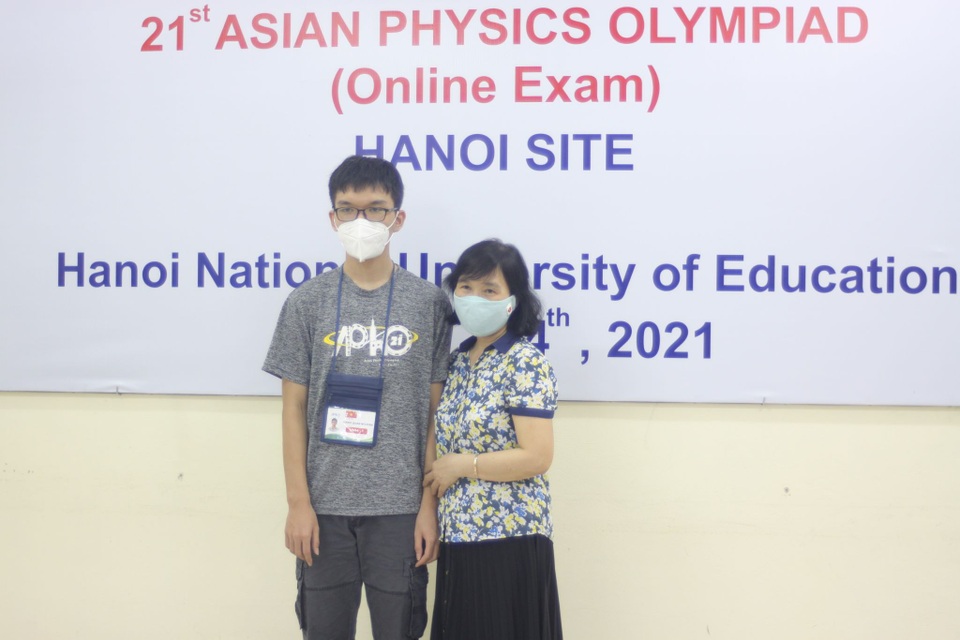 Chàng trai vàng Olympic Vật lý APhO lập kỳ tích sau 19 năm của Việt Nam - 3 Chàng trai vàng Olympic Vật lý APhO lập kỳ tích sau 19 năm của Việt Nam - 3