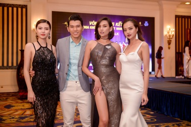 Võ Hoàng Yến, Ngọc Tình “soi” thí sinh Hoa khôi Du lịch trình diễn bikini