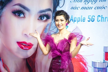 Nguyễn Hồng Nhung lấn sân ngành công nghiệp triệu đô tại Mỹ