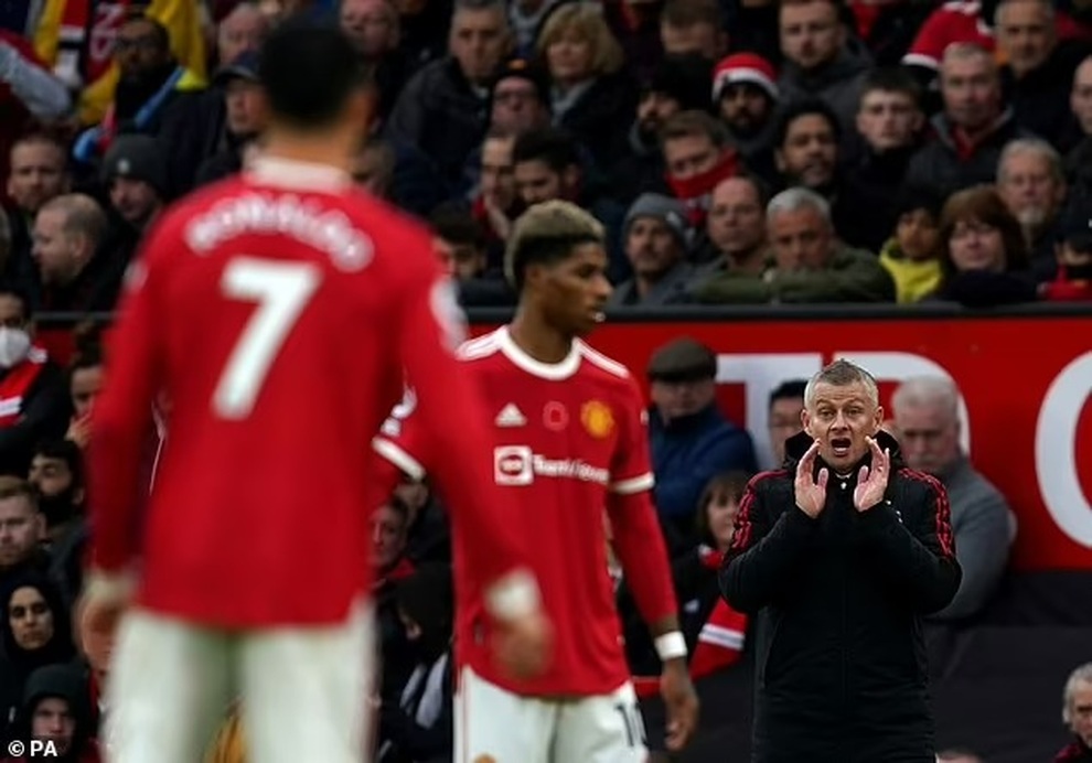Báo Anh chỉ ra nguyên nhân không ai ngờ khiến Man Utd sa sút phong độ - 1 Báo Anh chỉ ra nguyên nhân không ai ngờ khiến Man Utd sa sút phong độ - 1