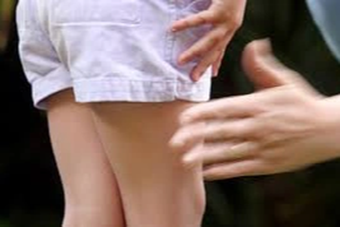 Khởi tố người đàn ông dâm ô với học sinh lớp 5 tại nhà riêng