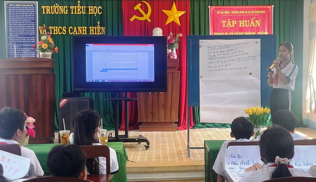 Trang bị kiến thức, kỹ năng cho trẻ em thông qua mô hình độc đáo - 2 Trang bị kiến thức, kỹ năng cho trẻ em thông qua mô hình độc đáo - 2