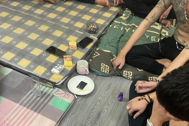 Hà Nội: 13 thanh niên bay lắc trong căn nhà ở quận Tây Hồ