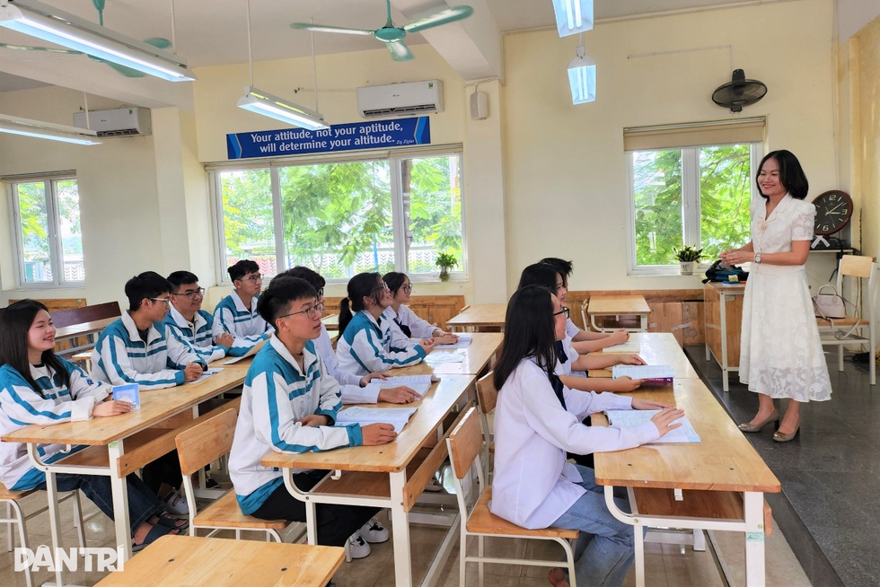 Nữ thủ khoa kép toàn quốc muốn trở thành cô giáo để giúp trẻ em nghèo - 4