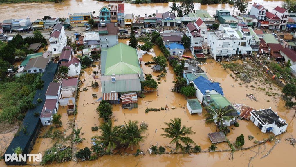 Lâm Đồng yêu cầu rà soát hồ đập thủy lợi, ứng phó bão số 15 - 2