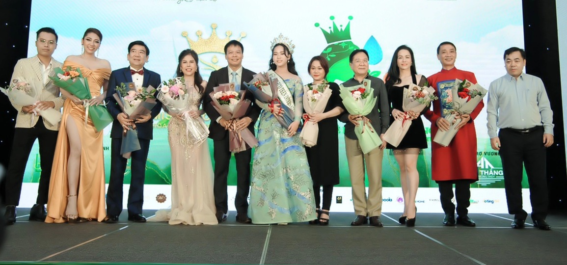 Đặng Thu Thảo, Nhật Kim Anh làm giám khảo cuộc thi hoa hậu - 1 Đặng Thu Thảo, Nhật Kim Anh làm giám khảo cuộc thi hoa hậu - 1