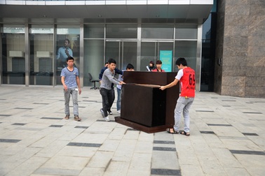 Hà Nội: Chủ hàng ngơ ngác dọn đồ rời Parkson Keangnam