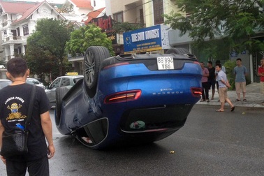 Xác minh "chuyện lạ" Porsche tiền tỷ trùng biển đẹp với Toyota Vios