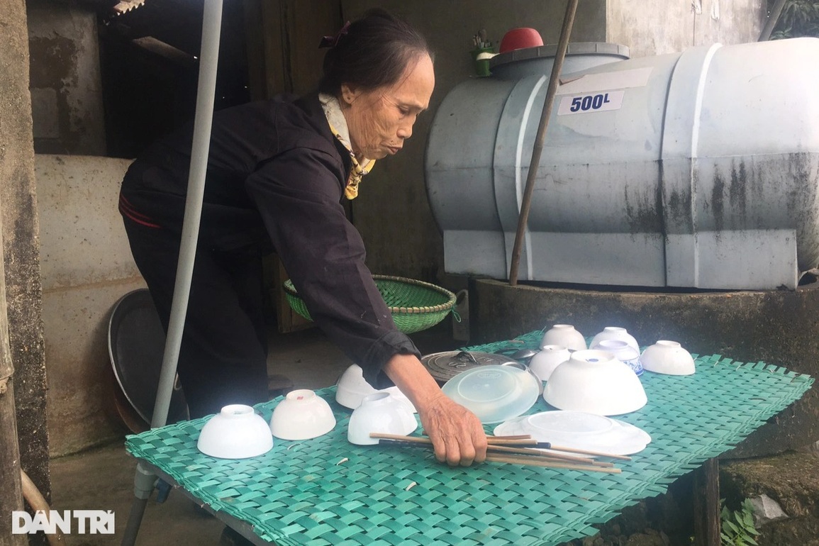 Ông lão thương binh gây bất ngờ khi biến thứ bỏ đi thành vật dụng hữu ích - 3 Ông lão thương binh gây bất ngờ khi biến thứ bỏ đi thành vật dụng hữu ích - 3