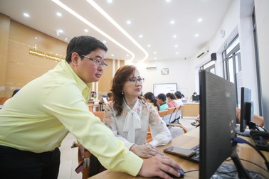 "Cầm tay chỉ việc" để thúc đẩy dịch vụ công trực tuyến ở TPHCM