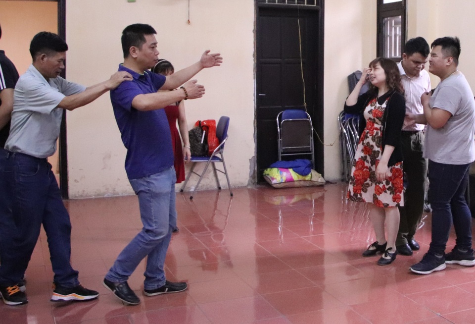Ba năm dạy khiêu vũ miễn phí cho người khiếm thị - 3 Ba năm dạy khiêu vũ miễn phí cho người khiếm thị - 3