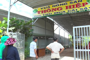 Chủ vựa nông sản “biến mất”, hàng chục nông dân vây nhà đòi nợ