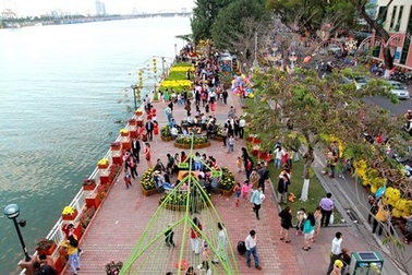 Đường hoa Xuân Bạch Đằng kéo dài thêm 2 ngày