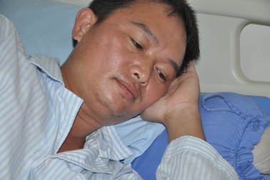 Xót xa thầy giáo dạy giỏi không có nổi 40 triệu đồng mổ chân