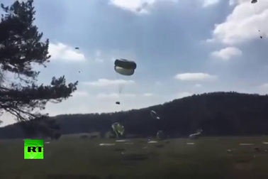 Xe bọc thép Mỹ "rụng như sung" khi tập đổ bộ đường không