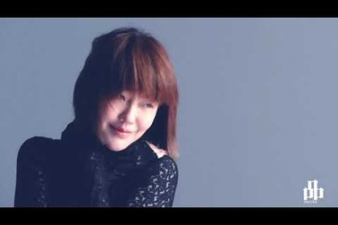 Từ Hy Đệ gợi cảm ở tuổi 43