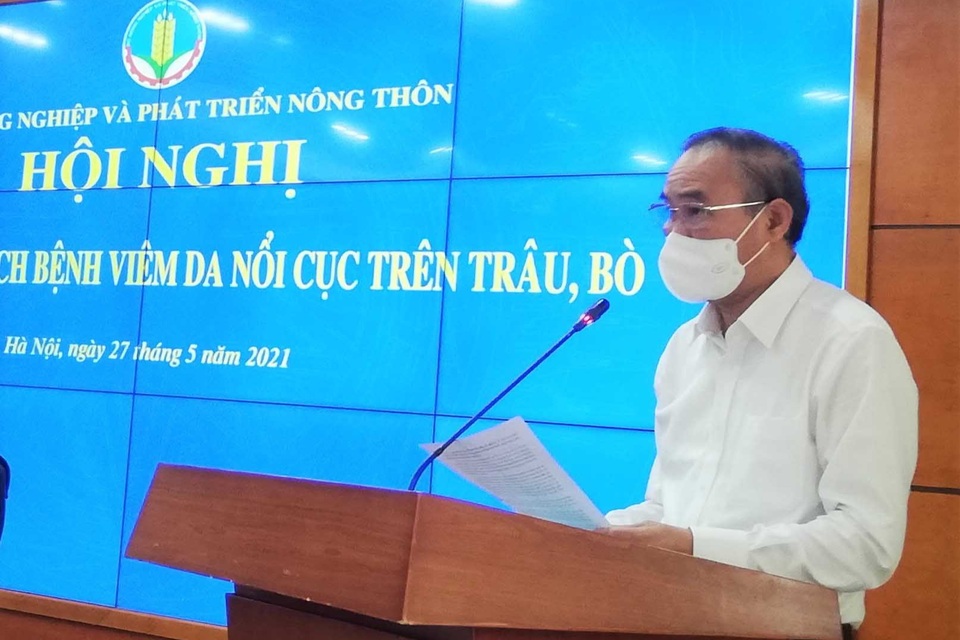 Bộ Nông nghiệp đẩy nhanh việc tiêm vắc xin phòng bệnh lạ ở trâu bò - 2 Bộ Nông nghiệp đẩy nhanh việc tiêm vắc xin phòng bệnh lạ ở trâu bò - 2