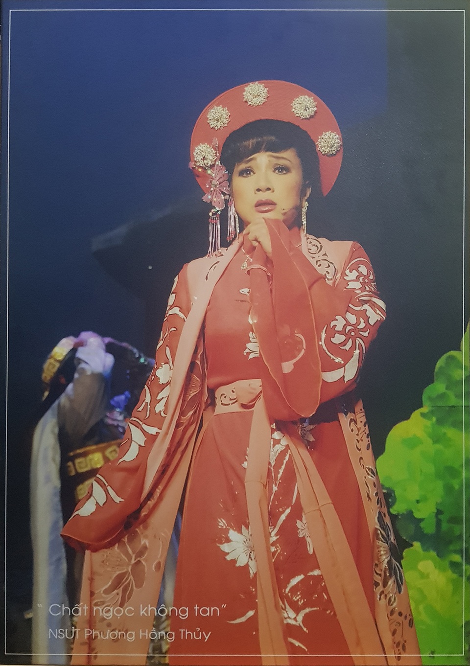 Nhiều nghệ sĩ xúc động nhìn lại ký ức qua triển lãm sân khấu - 15