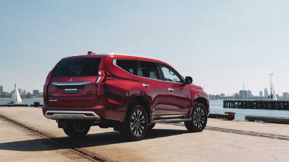 Pajero Sport sắp bán tại Việt Nam: thêm công nghệ, giành khách từ Fortuner - 3 Pajero Sport sắp bán tại Việt Nam: thêm công nghệ, giành khách từ Fortuner - 3