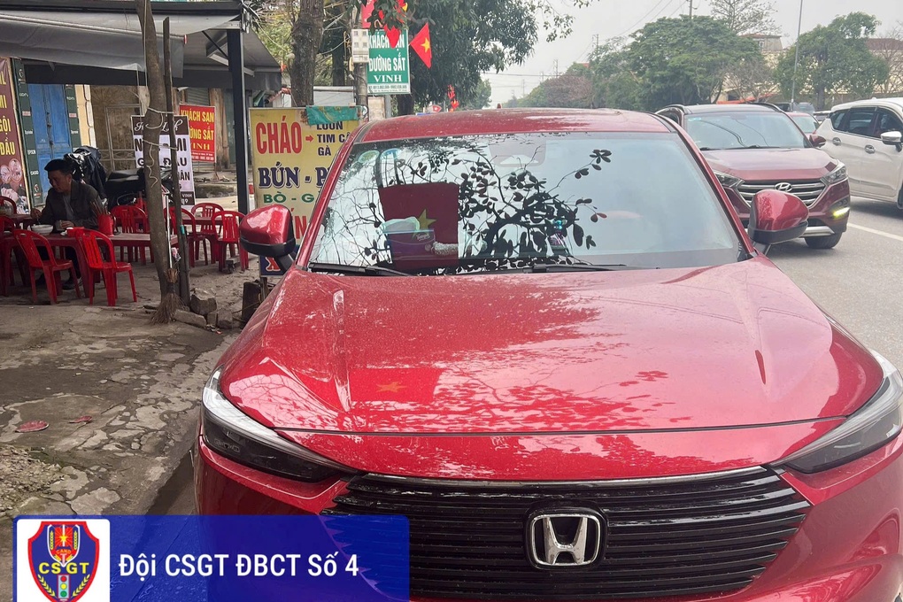 Đi ngược chiều trên cao tốc, nữ tài xế bị phạt 19 triệu đồng - 1 Đi ngược chiều trên cao tốc, nữ tài xế bị phạt 19 triệu đồng - 1