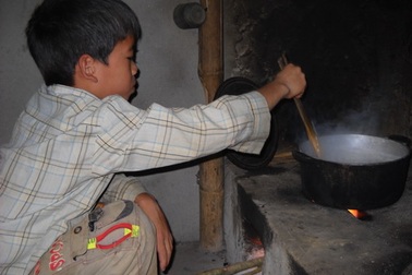 Hai chị em “đói mà giỏi chữ”