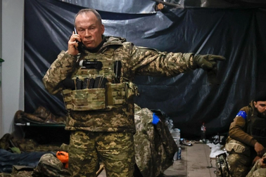 Tư lệnh lục quân Ukraine đến chảo lửa Bakhmut