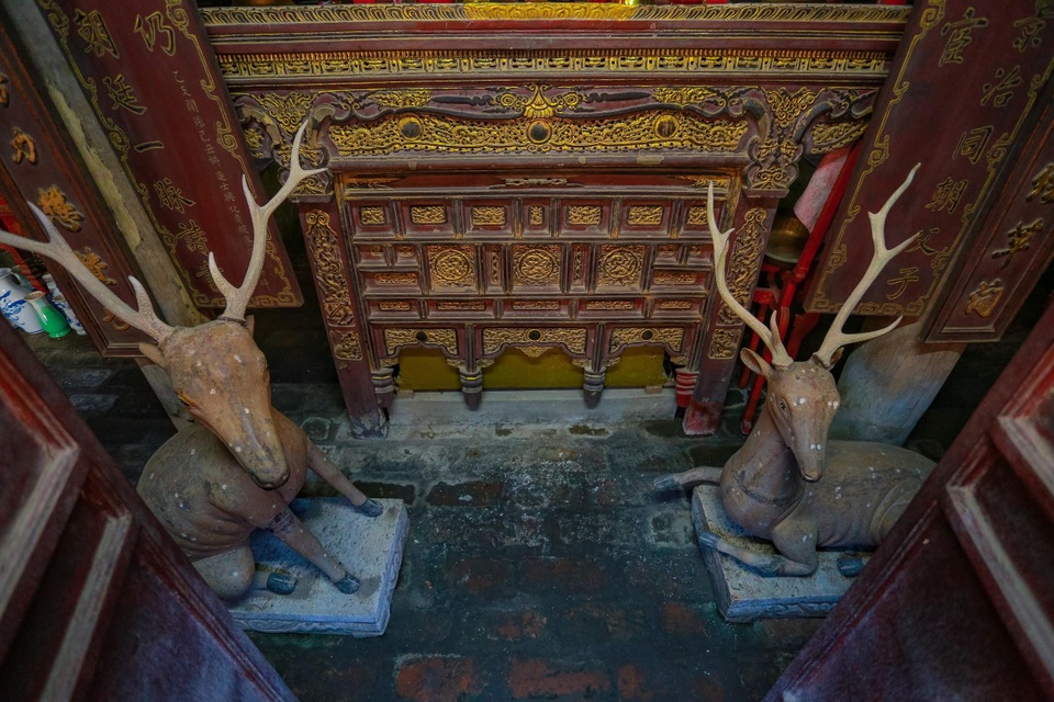 Nhà cổ gỗ lim chứa toàn “báu vật” độc nhất của dòng họ nức tiếng Hà Thành - 11 Nhà cổ gỗ lim chứa toàn “báu vật” độc nhất của dòng họ nức tiếng Hà Thành - 11